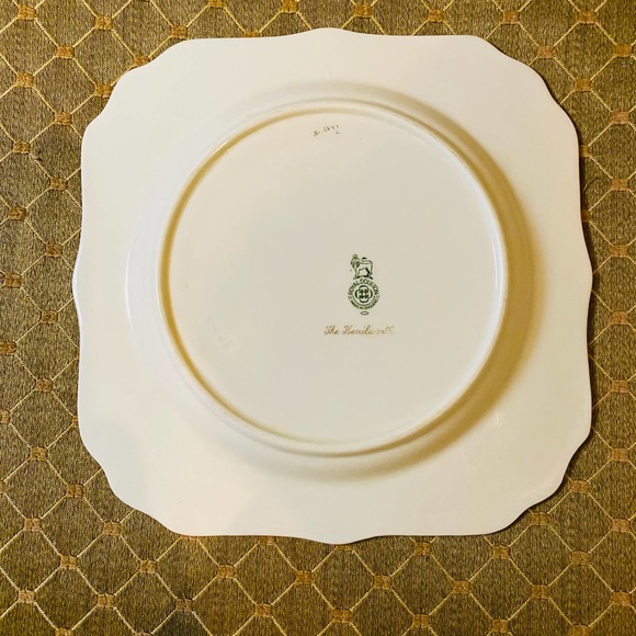 Royal Doulton The Kenilworth 8" Square Cake Plate Rare Floral Cream 2877 England - Picture 2 of 3